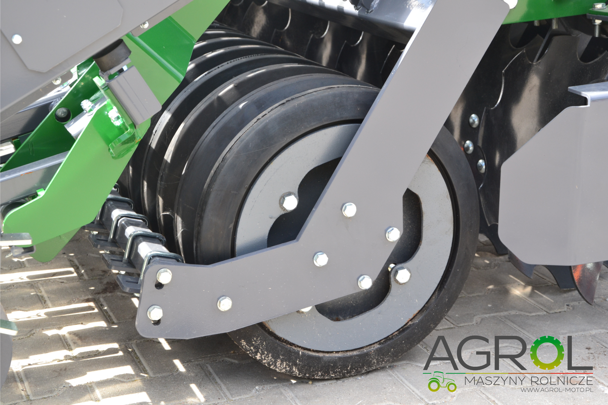 Siewnik nabudowany EURO-MASZ 3.0m - obrazek 8