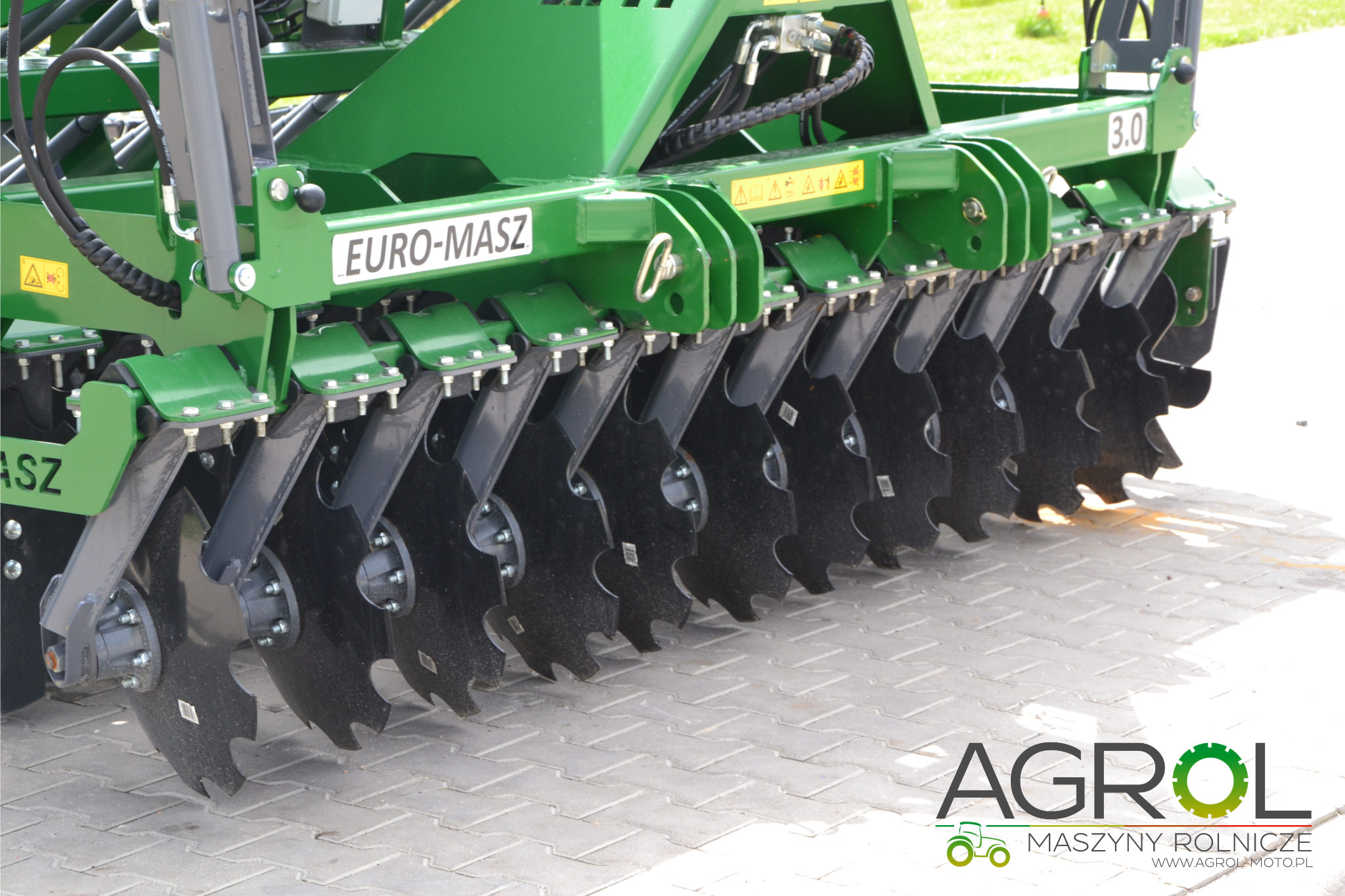 Siewnik nabudowany EURO-MASZ 3.0m - obrazek 9