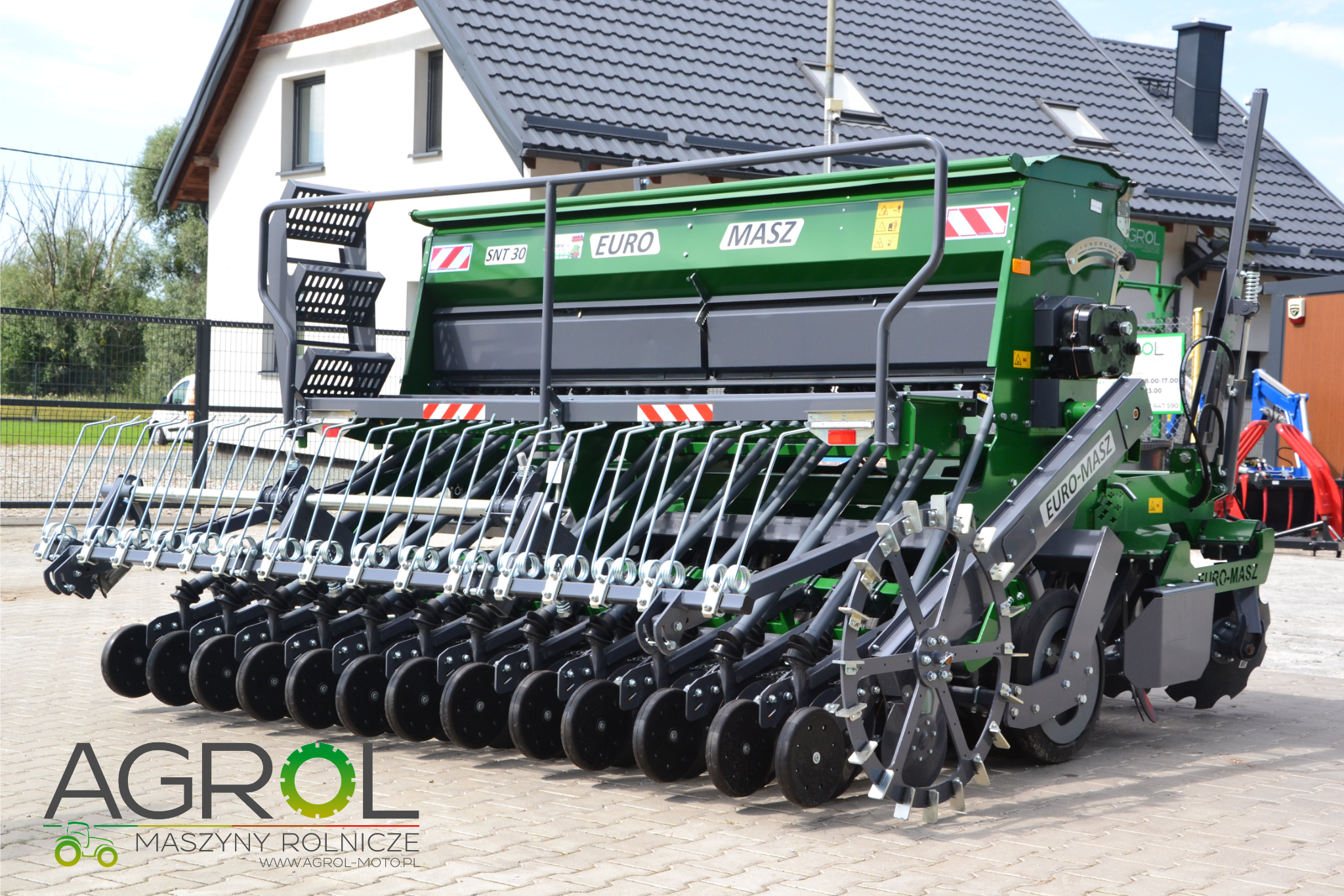 Siewnik nabudowany EURO-MASZ 3.0m - obrazek 5