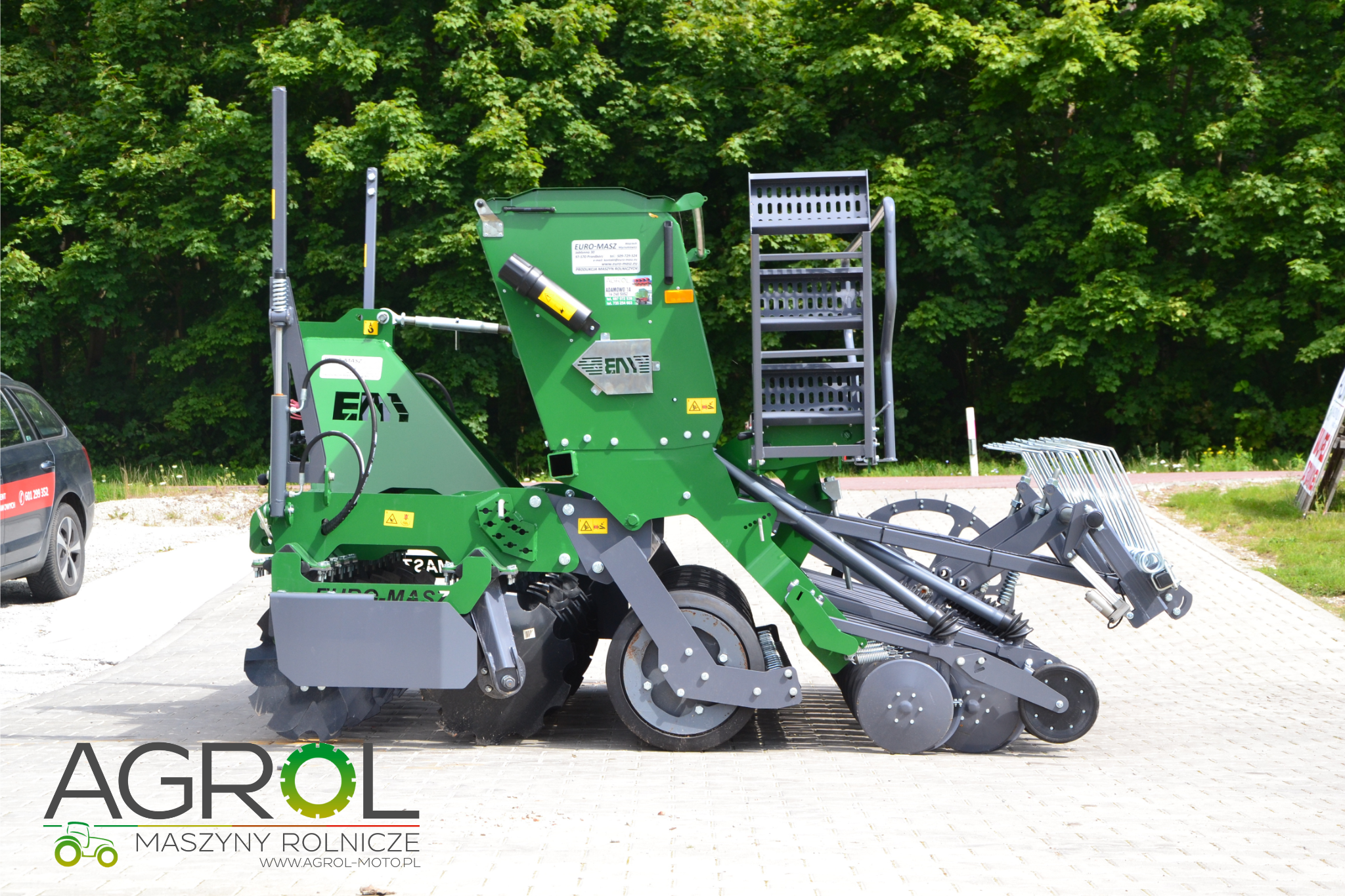 Siewnik nabudowany EURO-MASZ 3.0m - obrazek 3