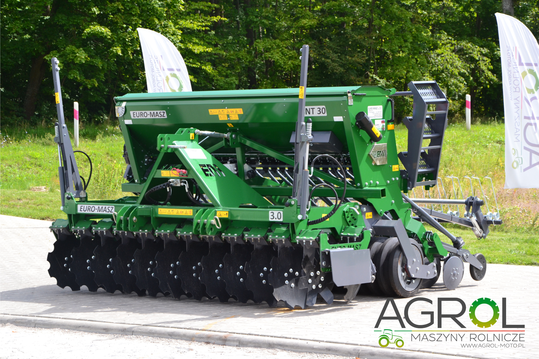Siewnik nabudowany EURO-MASZ 3.0m - obrazek 2