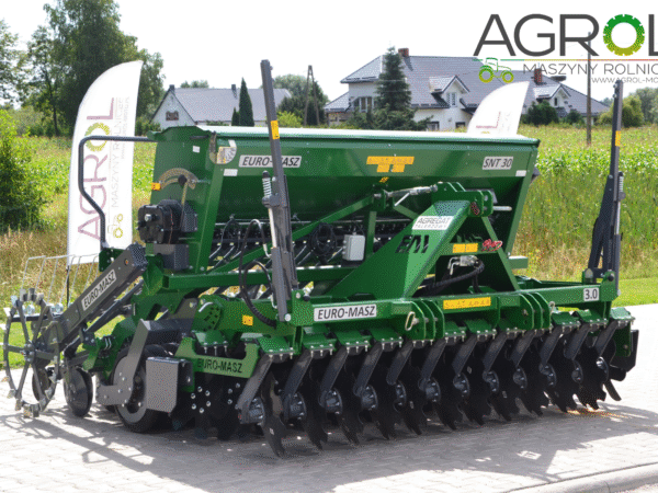 Siewnik nabudowany EURO-MASZ 3.0m