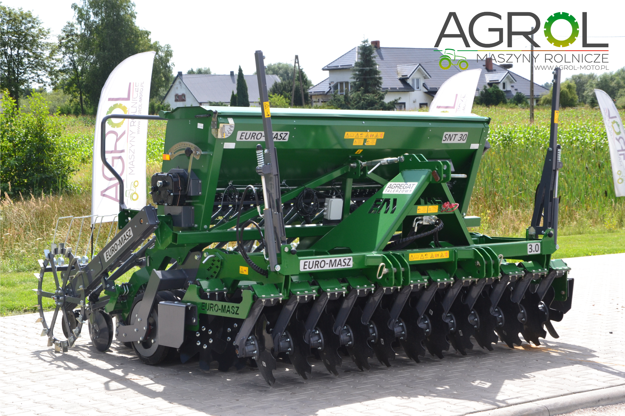 Siewnik nabudowany EURO-MASZ 3.0m