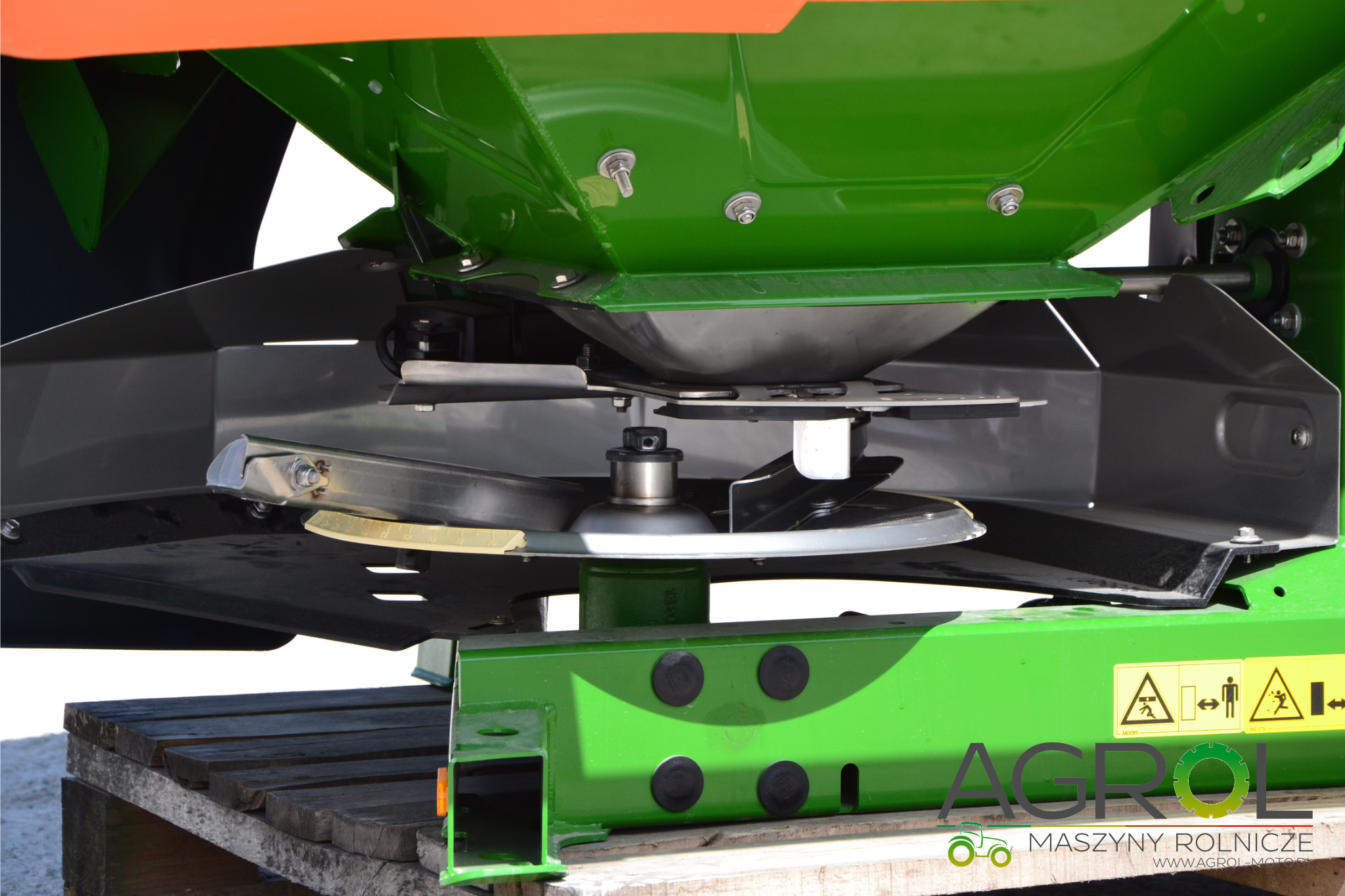 Rozsiewacz nawozu AMAZONE ZA-M 1002 - obrazek 5