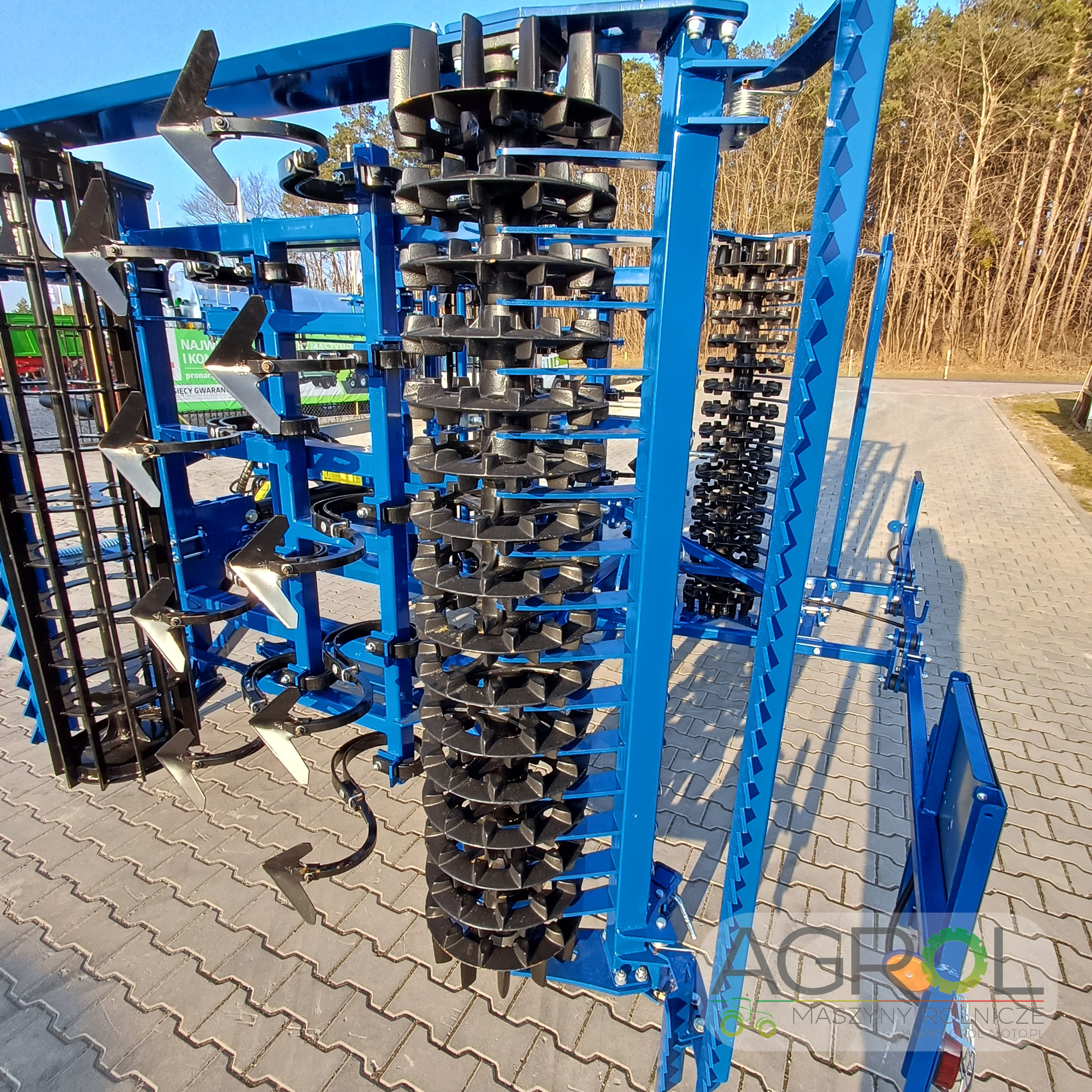 Kompaktowy agregat uprawowy Rolmako U684 H 4m - obrazek 6