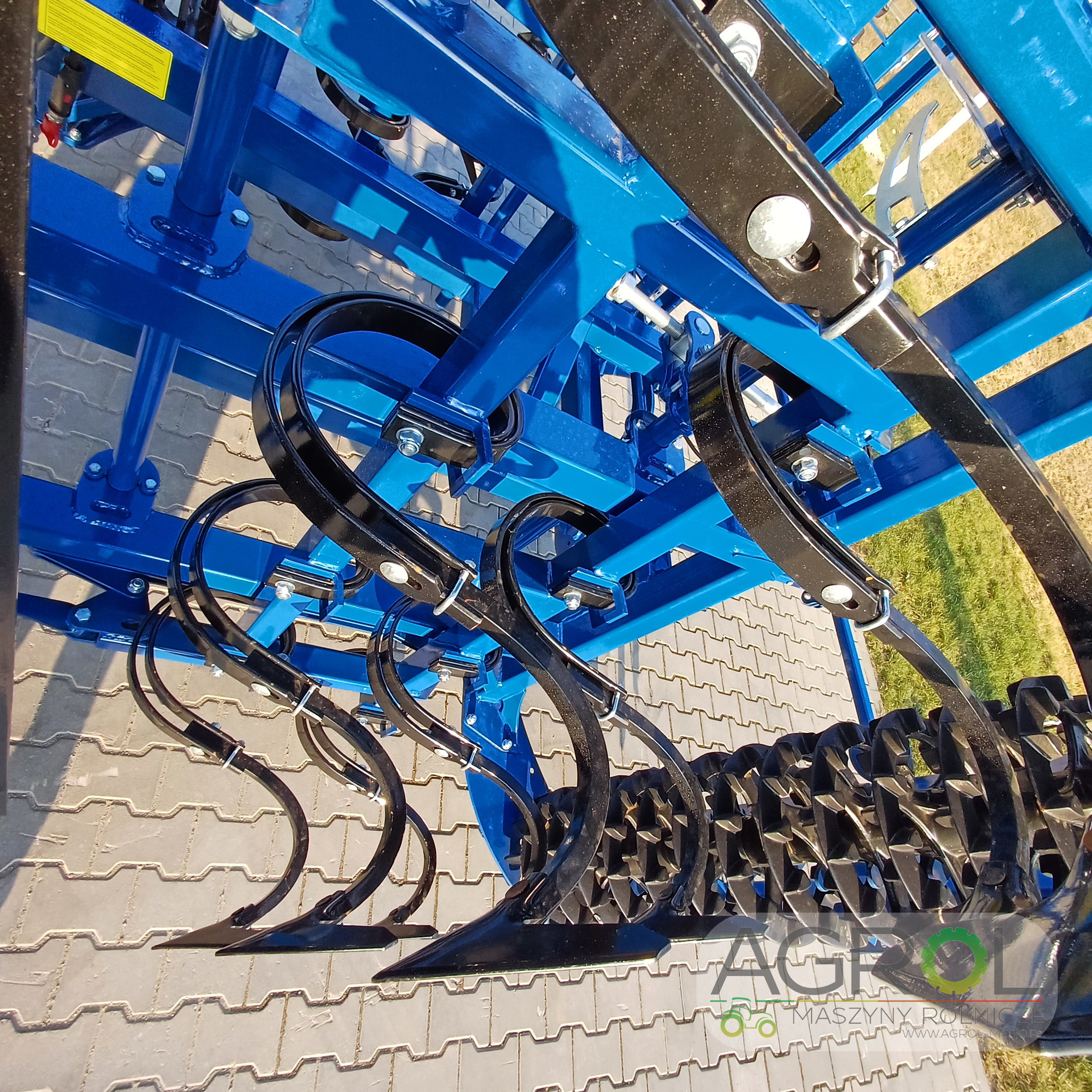 Kompaktowy agregat uprawowy Rolmako U684 H 4m - obrazek 9