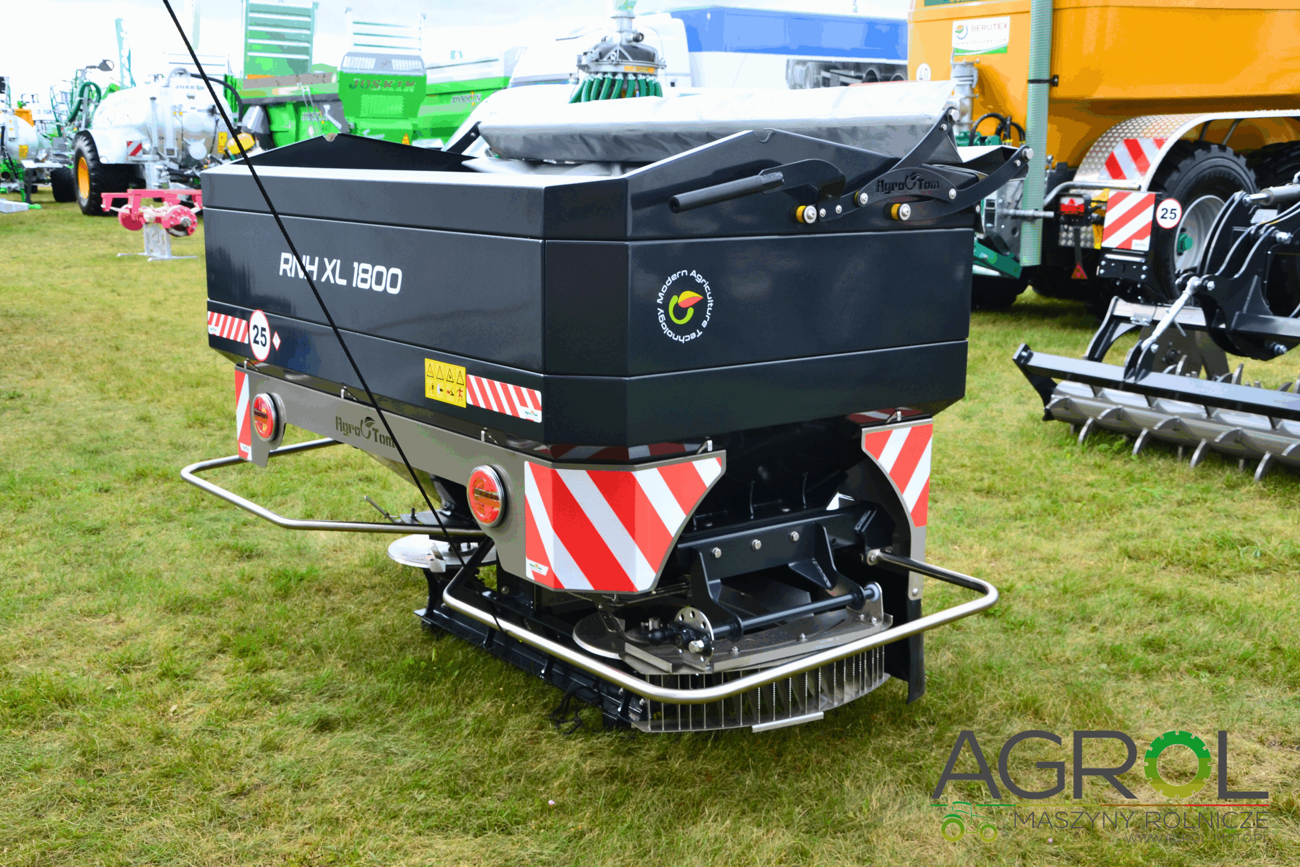 Rozsiewacz nawozu Agro-Tom RNH XL - obrazek 2