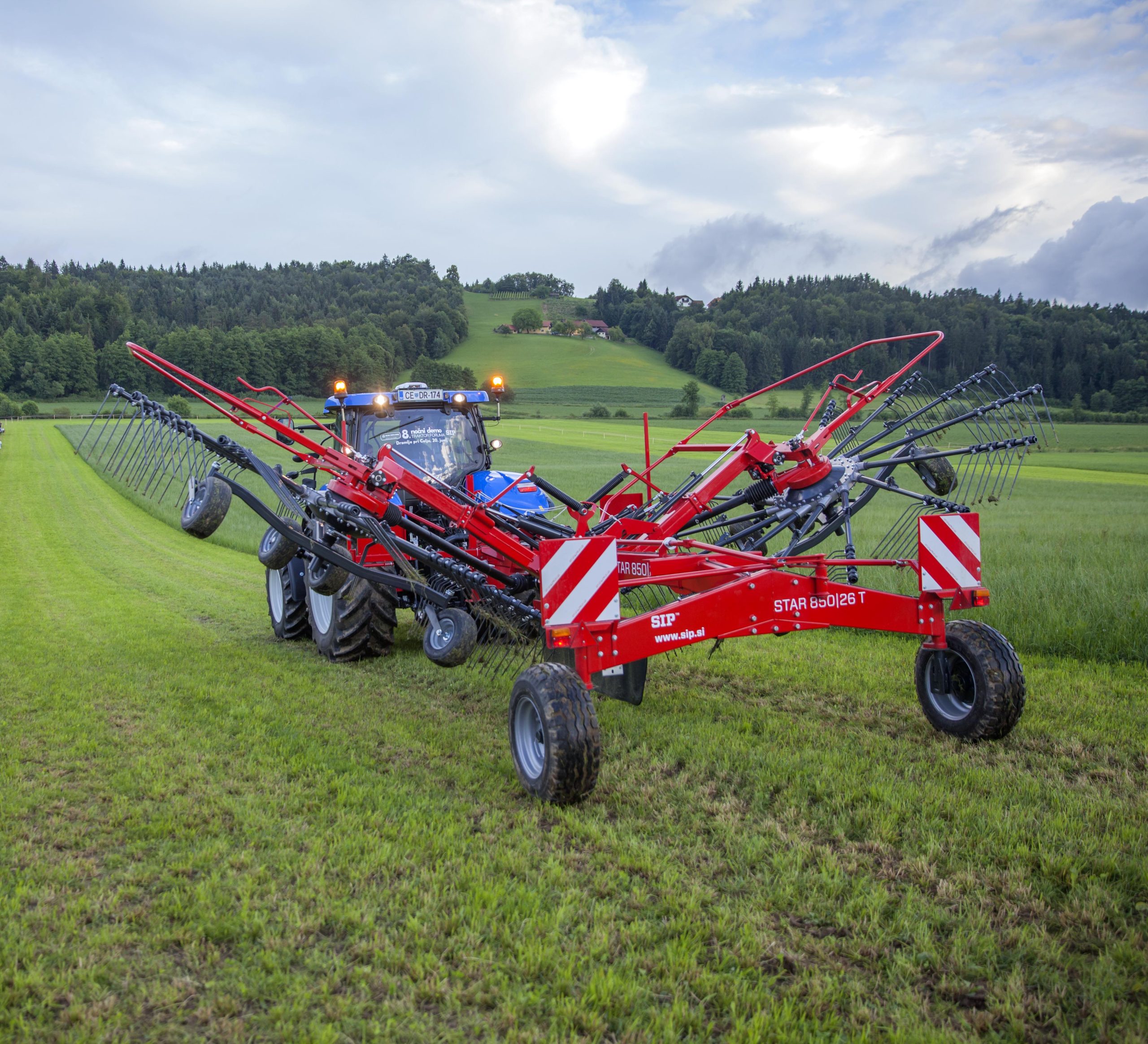 Zgrabiarka dwukaruzelowa SIP STAR 850|26 T