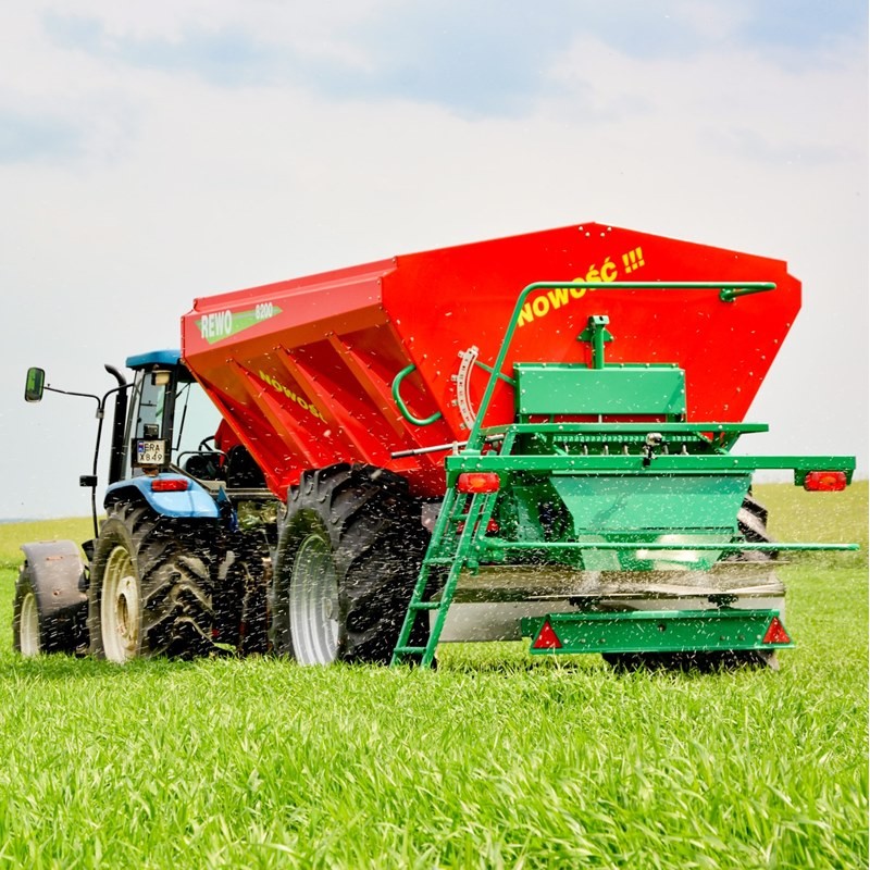 Rozsiewacz do wapna i nawozu Agro-Masz REWO - obrazek 2